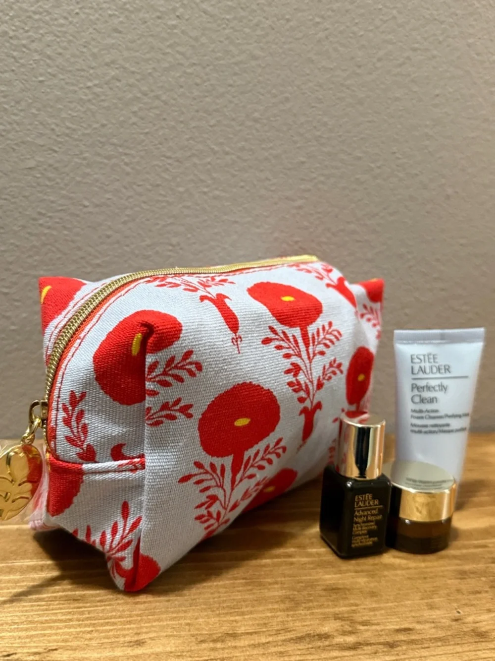Estee Lauder Canvas Pouch with Deep Coral Floral Print and Skincare Trio; NWOT - Picture 7 of 9